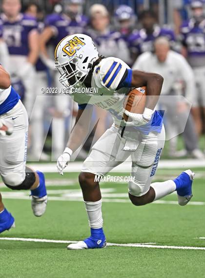 Thumbnail 2 in Boerne vs Chapel Hill (UIL 4A Regional Semifinal) photogallery.