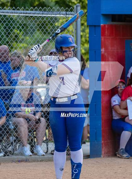 Thumbnail 1 in Avon vs. Roncalli photogallery.