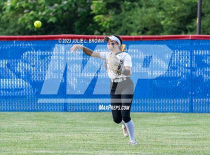 Thumbnail 3 in Avon vs. Roncalli photogallery.
