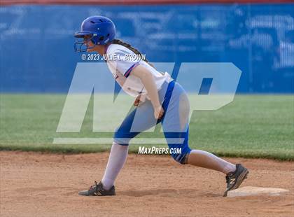 Thumbnail 2 in Avon vs. Roncalli photogallery.