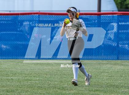 Thumbnail 3 in Avon vs. Roncalli photogallery.