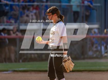 Thumbnail 1 in Avon vs. Roncalli photogallery.