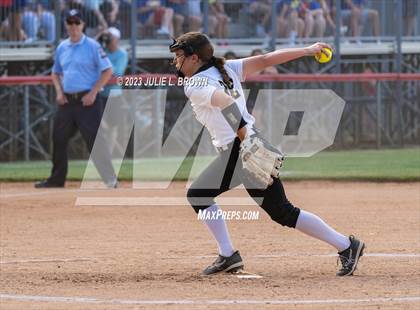 Thumbnail 1 in Avon vs. Roncalli photogallery.
