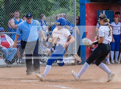 Thumbnail 2 in Avon vs. Roncalli photogallery.
