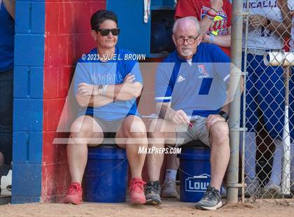 Thumbnail 3 in Avon vs. Roncalli photogallery.