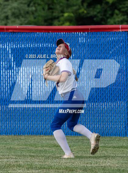 Thumbnail 2 in Avon vs. Roncalli photogallery.