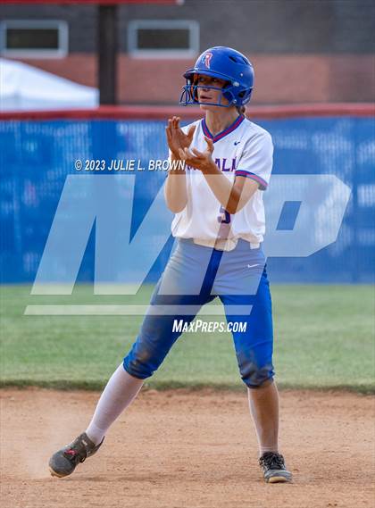Thumbnail 2 in Avon vs. Roncalli photogallery.