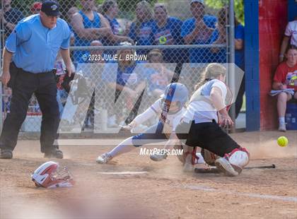 Thumbnail 3 in Avon vs. Roncalli photogallery.