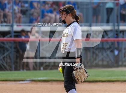Thumbnail 3 in Avon vs. Roncalli photogallery.