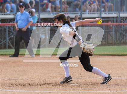 Thumbnail 3 in Avon vs. Roncalli photogallery.