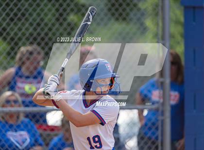 Thumbnail 3 in Avon vs. Roncalli photogallery.