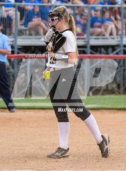 Thumbnail 2 in Avon vs. Roncalli photogallery.