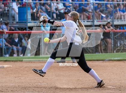 Thumbnail 2 in Avon vs. Roncalli photogallery.