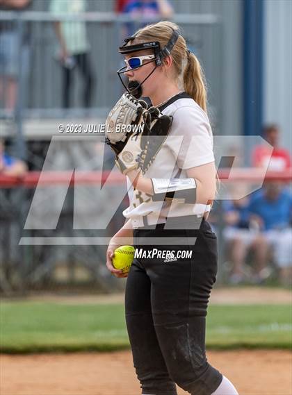 Thumbnail 1 in Avon vs. Roncalli photogallery.