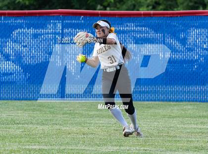 Thumbnail 1 in Avon vs. Roncalli photogallery.