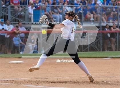 Thumbnail 3 in Avon vs. Roncalli photogallery.