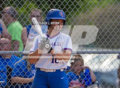 Thumbnail 2 in Avon vs. Roncalli photogallery.