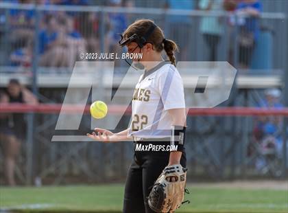 Thumbnail 1 in Avon vs. Roncalli photogallery.