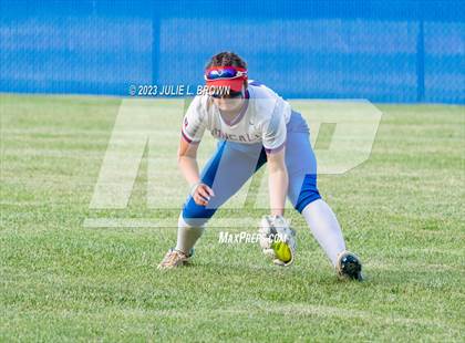 Thumbnail 3 in Avon vs. Roncalli photogallery.