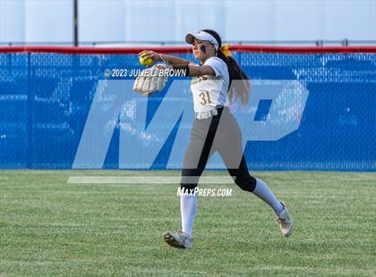 Thumbnail 1 in Avon vs. Roncalli photogallery.