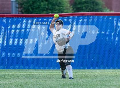 Thumbnail 3 in Avon vs. Roncalli photogallery.