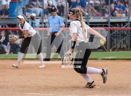 Thumbnail 2 in Avon vs. Roncalli photogallery.