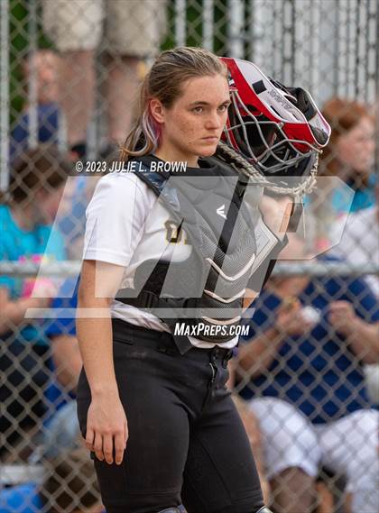 Thumbnail 2 in Avon vs. Roncalli photogallery.