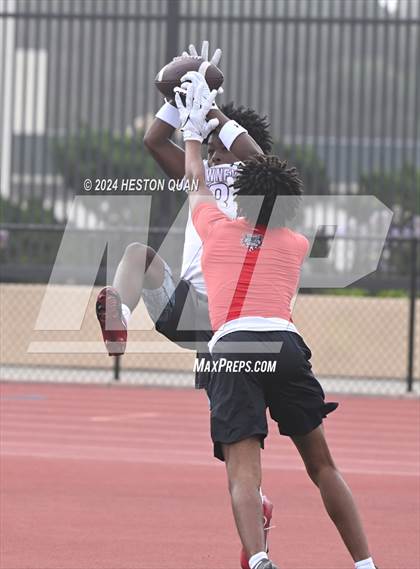 Thumbnail 1 in Downey vs. Ayala (Surf City Tournament) photogallery.