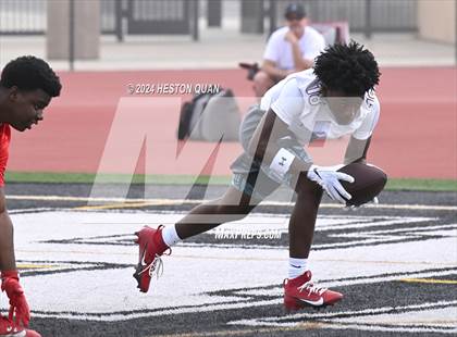 Thumbnail 1 in Downey vs. Ayala (Surf City Tournament) photogallery.
