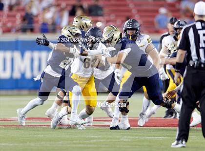 Thumbnail 3 in Highland Park vs. Dallas Jesuit photogallery.