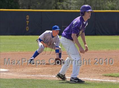 Thumbnail 2 in Willows vs. Durham (CIF NS D3 Final) photogallery.
