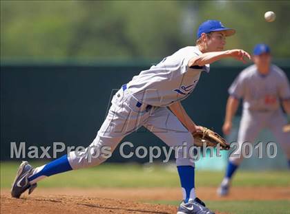 Thumbnail 2 in Willows vs. Durham (CIF NS D3 Final) photogallery.