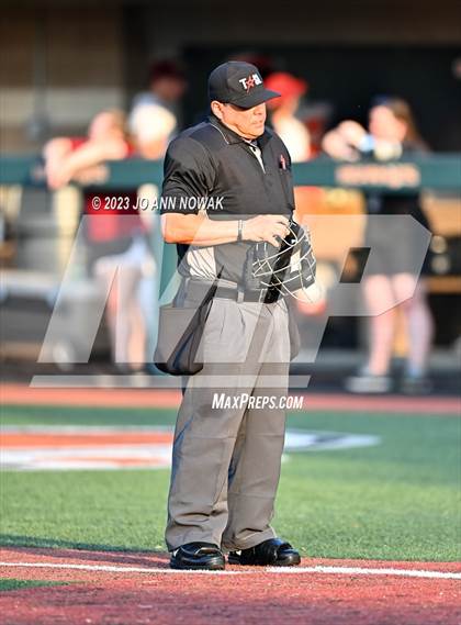 Thumbnail 3 in Cypress Woods vs. The Woodlands (UIL 6A Region 2 Final - Game 2) photogallery.