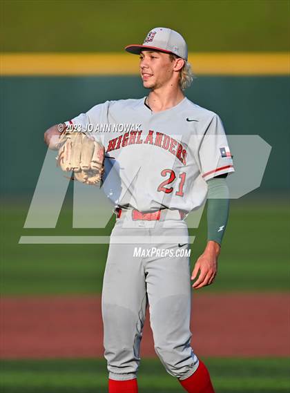 Thumbnail 3 in Cypress Woods vs. The Woodlands (UIL 6A Region 2 Final - Game 2) photogallery.