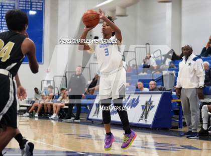 Thumbnail 1 in Navasota vs Giddings (Mike Dacus Classic) photogallery.