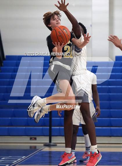 Thumbnail 3 in Navasota vs Giddings (Mike Dacus Classic) photogallery.