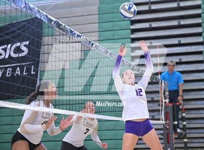 Thumbnail 1 in Millennium vs. Oaks Christian (Durango Fall Classic) photogallery.