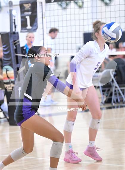 Thumbnail 3 in Millennium vs. Oaks Christian (Durango Fall Classic) photogallery.