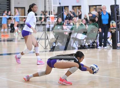Thumbnail 2 in Millennium vs. Oaks Christian (Durango Fall Classic) photogallery.