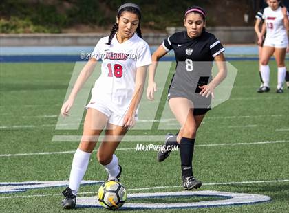 Thumbnail 3 in La Salle @ Flintridge Sacred Heart (La Salle Tournament) photogallery.