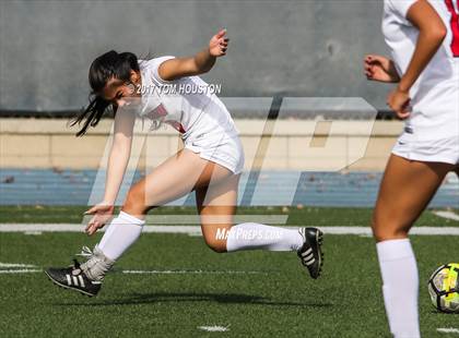 Thumbnail 1 in La Salle @ Flintridge Sacred Heart (La Salle Tournament) photogallery.