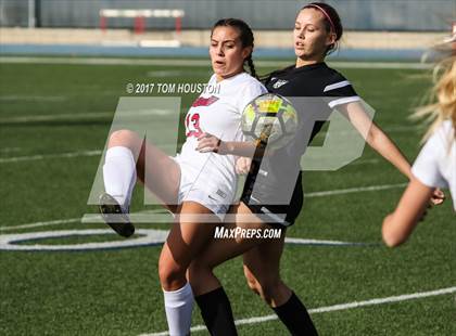 Thumbnail 3 in La Salle @ Flintridge Sacred Heart (La Salle Tournament) photogallery.