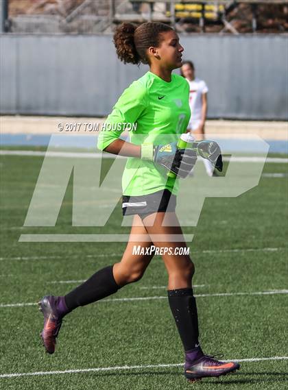 Thumbnail 3 in La Salle @ Flintridge Sacred Heart (La Salle Tournament) photogallery.