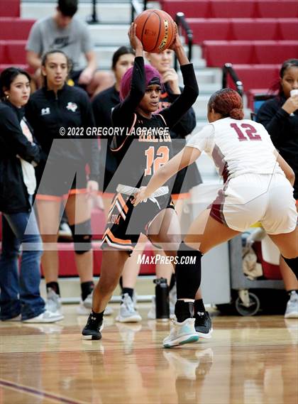 Thumbnail 1 in Haltom vs Keller Central photogallery.