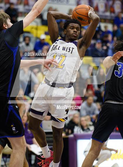 Thumbnail 2 in Creighton Prep @ Bellevue West photogallery.