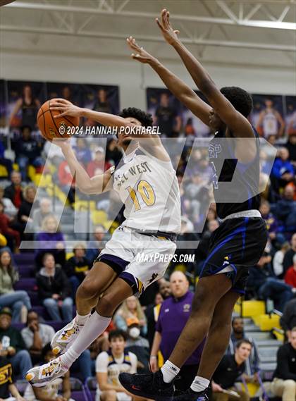 Thumbnail 1 in Creighton Prep @ Bellevue West photogallery.