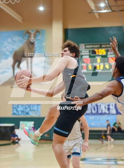 Thumbnail 2 in San Ysidro @ Linfield Christian (CIF D4 AA Final) photogallery.