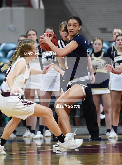 Thumbnail 1 in Mullen vs. Windsor (CHSAA 4A State FInal) photogallery.