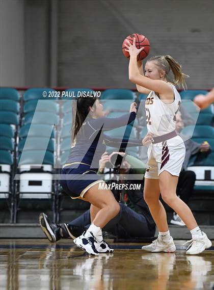 Thumbnail 2 in Mullen vs. Windsor (CHSAA 4A State FInal) photogallery.