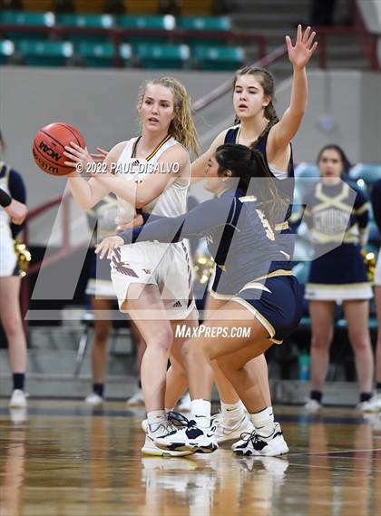 Thumbnail 3 in Mullen vs. Windsor (CHSAA 4A State FInal) photogallery.